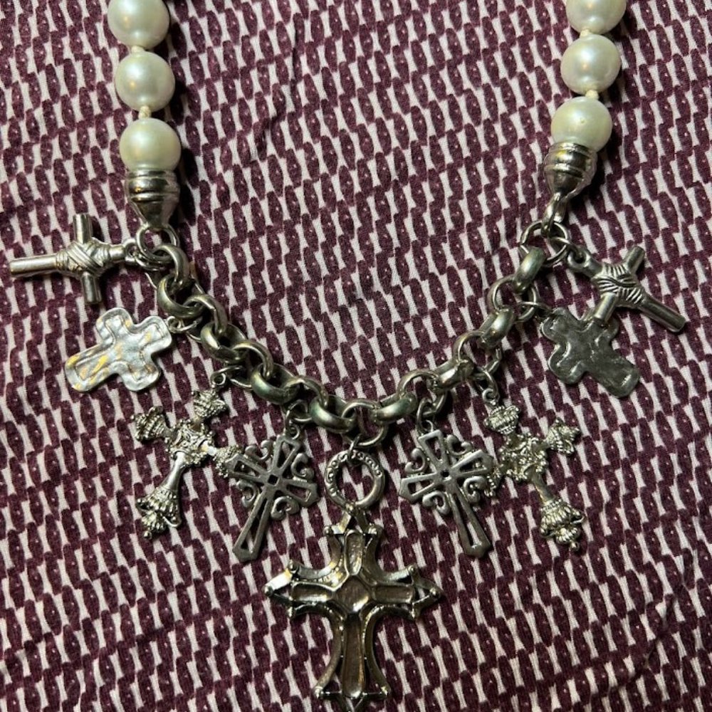 Cross and Pearl necklace
